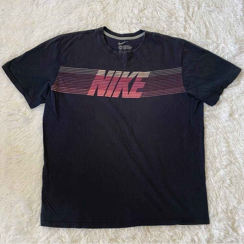 2000s Nike graphic tee shirt - navy blue with gradient logo